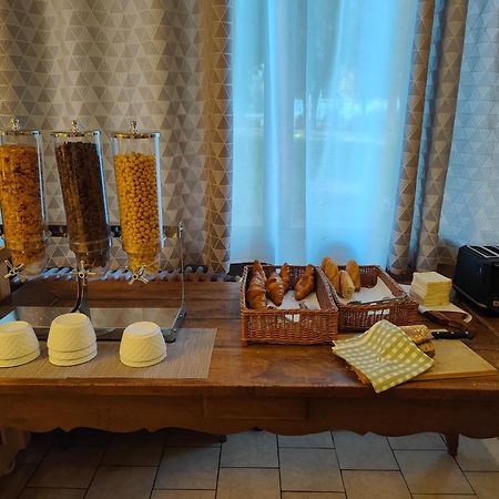 Hotel Au Val Dore La Bourboule Εξωτερικό φωτογραφία