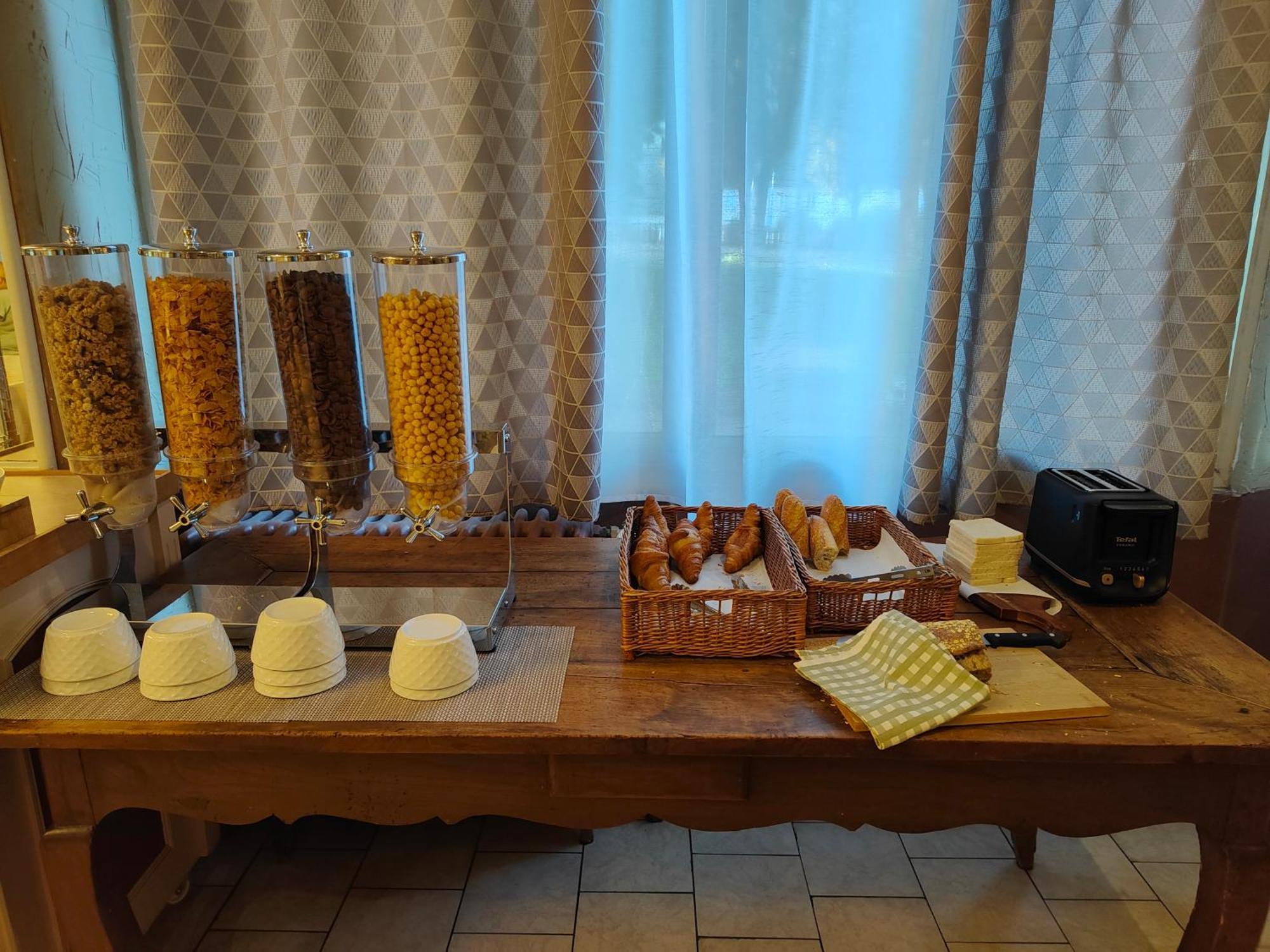 Hotel Au Val Dore La Bourboule Εξωτερικό φωτογραφία